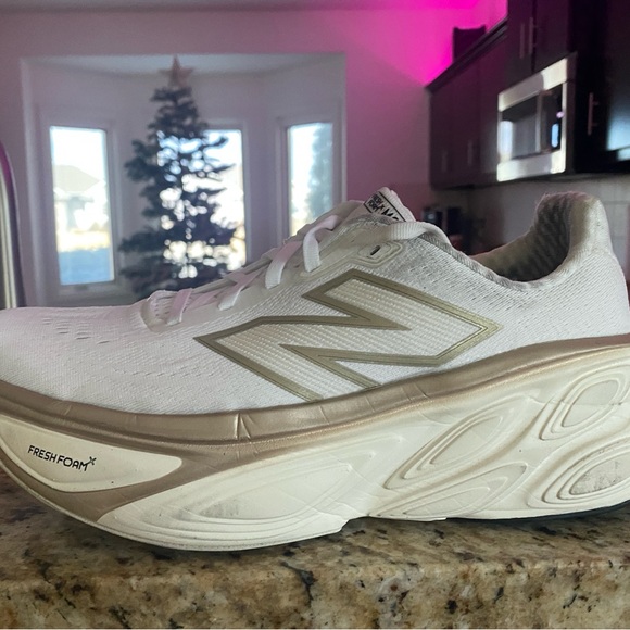 New Balance Fresh Foam x More v5 White and Gold Athletic Shoes - Picture 4 of 8